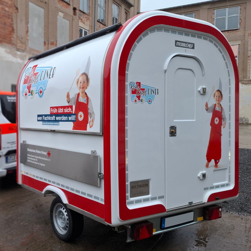 Beklebung Geräteanhänger Versorgung