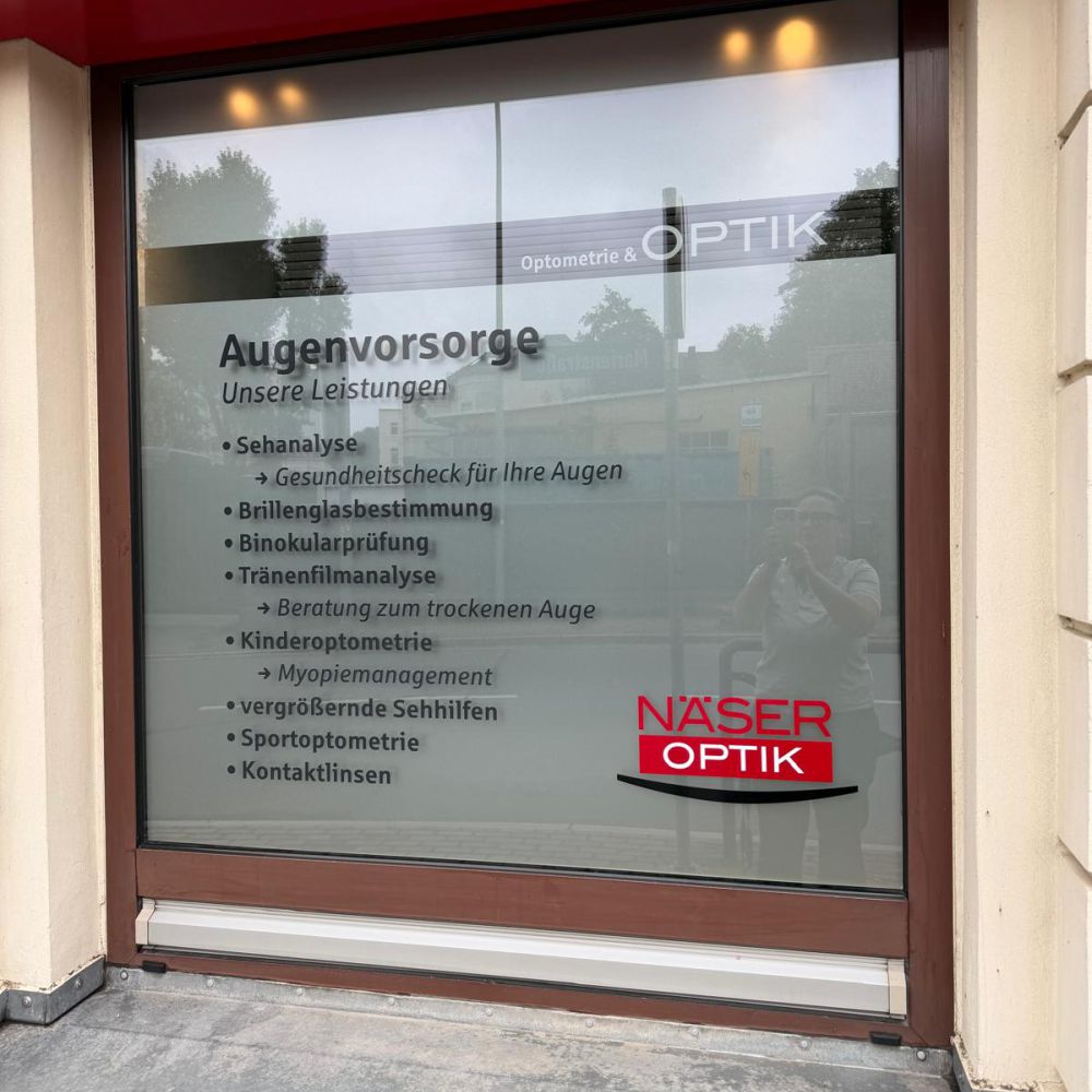 Schaufensterbeklebung