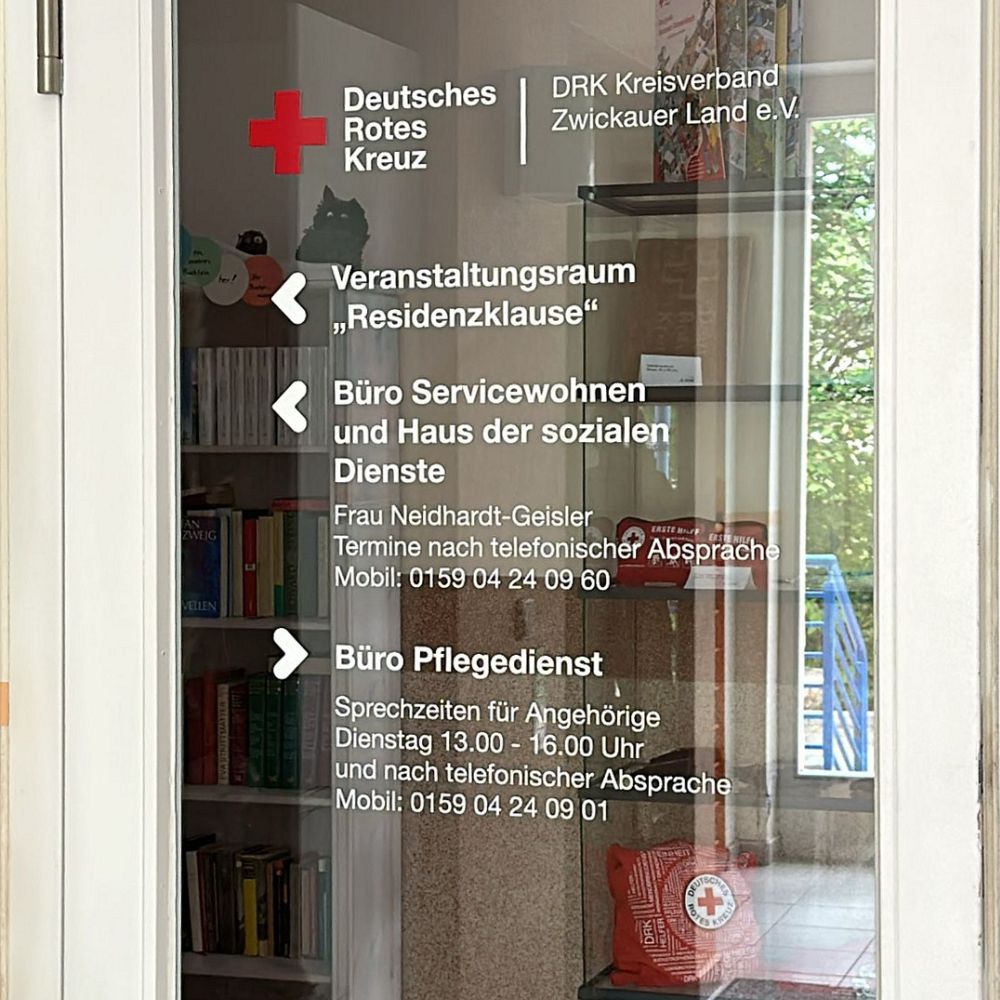 Türbeklebung mit Wegweiserfunktion