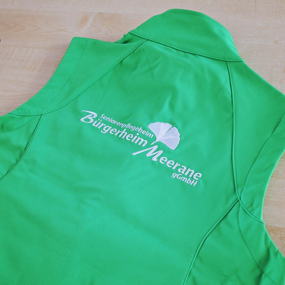 Softshellweste mit Rückenstick