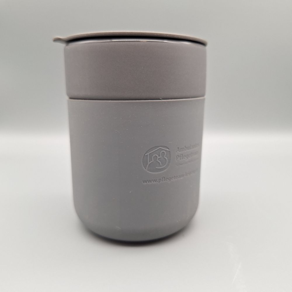 Keramikbecher mit Silikonhülle