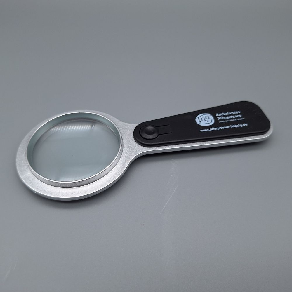 Leselupe mit LED-Licht